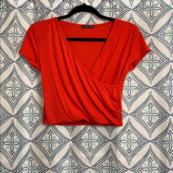 Mind Code Tops - Bright red crop top